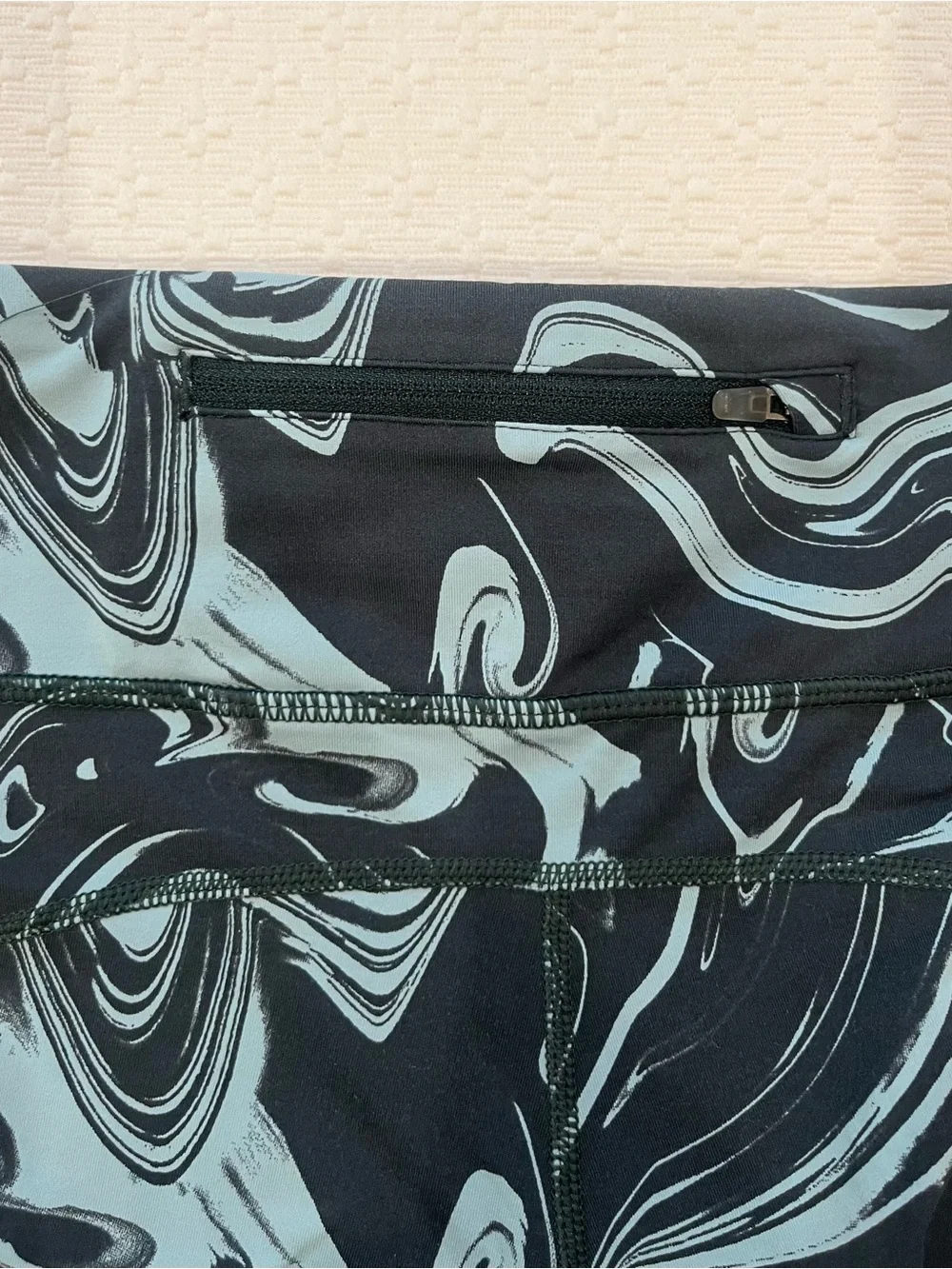 Nike Dri-fit Women’s Black & Gray Swirl-Print Leggings